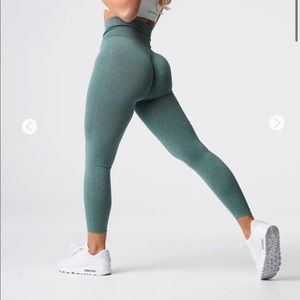 NVGTN Forest Green NV Seamless Leggings - size Small